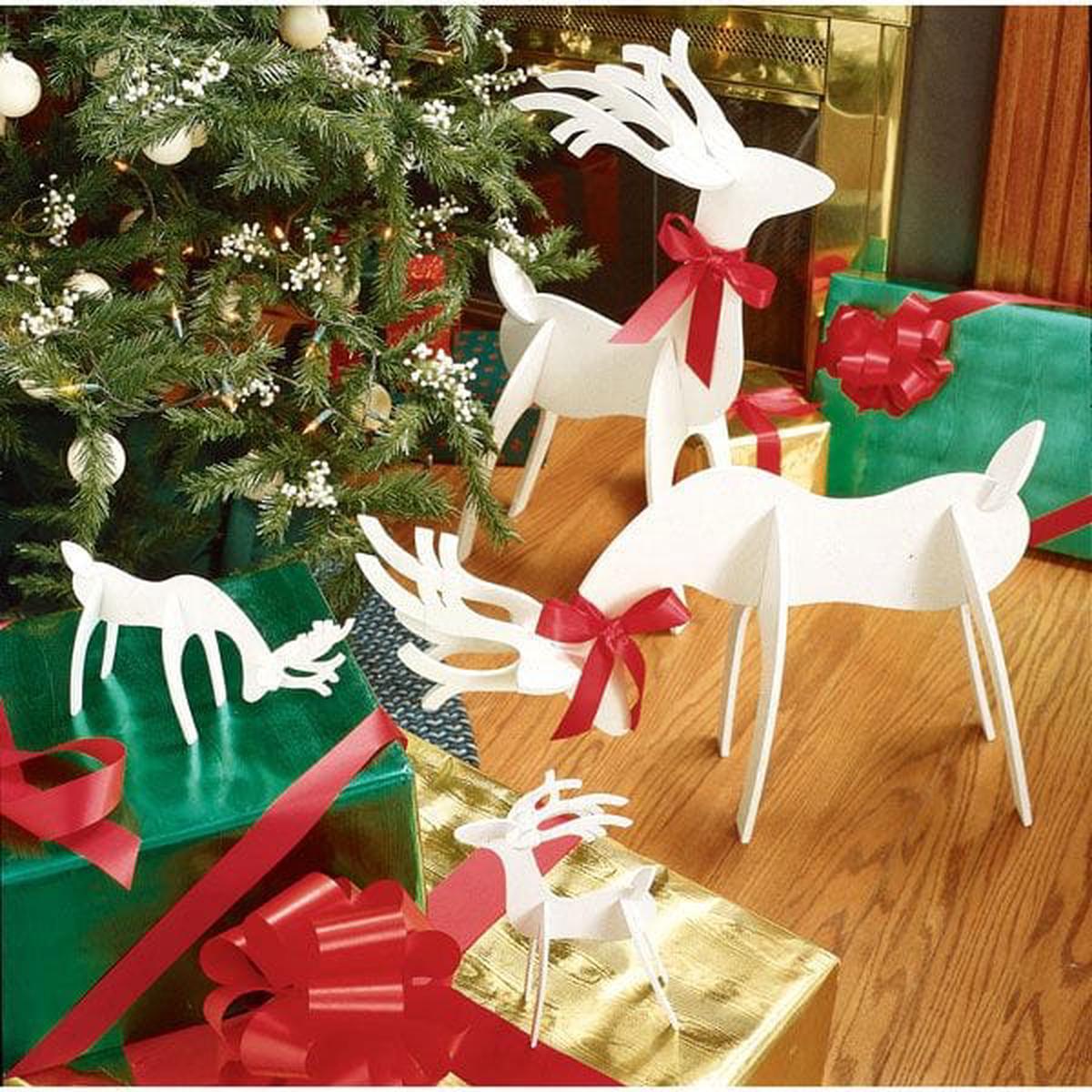 Woodworking Project Paper Plan to Build Medium Tabletop Sized Reindeer