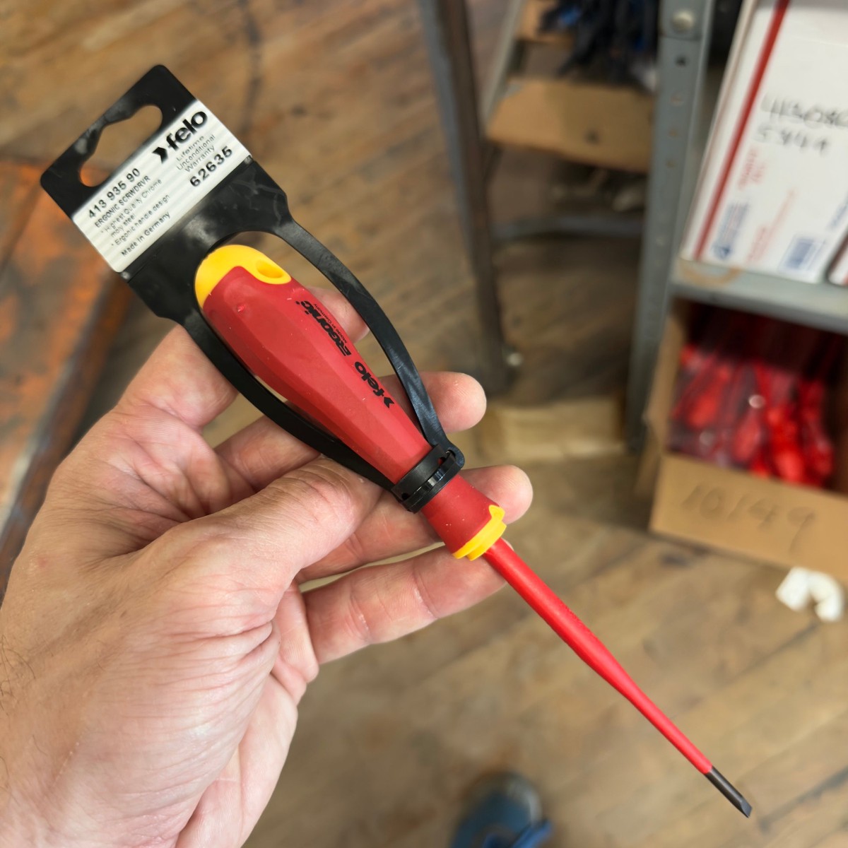 Felo E-slim Insulated Slotted 35mm (964) x 4 Flat Blade Ergonic VDE Screwdriver (62635)