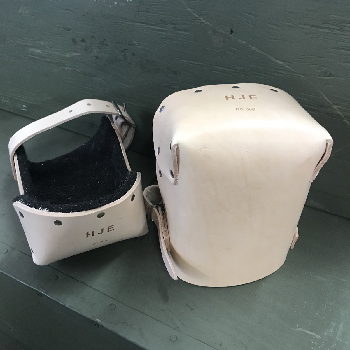 Leatherworks Carpet Layer Knee Pads (KL71)
